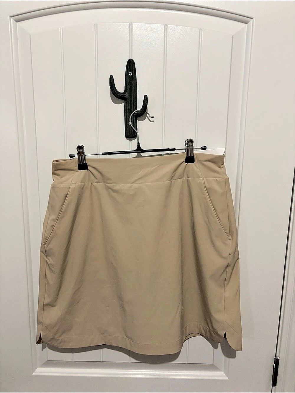 Walter Hagen P11 18" Lightweight Core Skort Beige Medium NWT